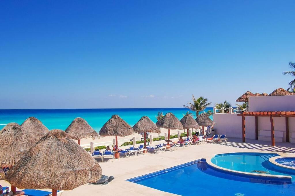 Villa Aurora Beautiful Beachfront Apartment Канкун Экстерьер фото